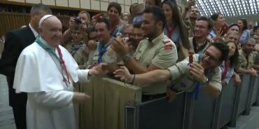 Ferenc pápa a cserkészekkel