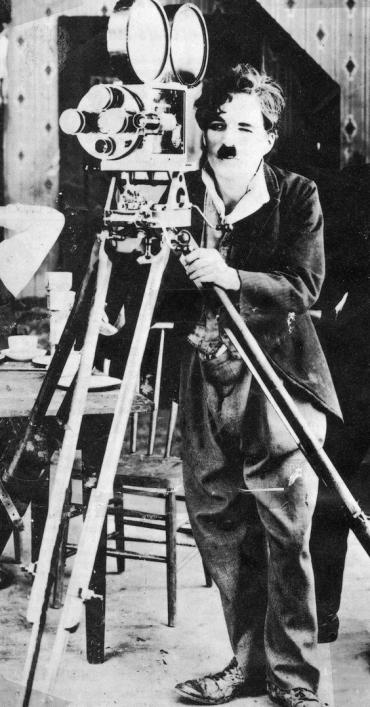 Chaplin munka közben.jpg Chaplin munka közben.jpg